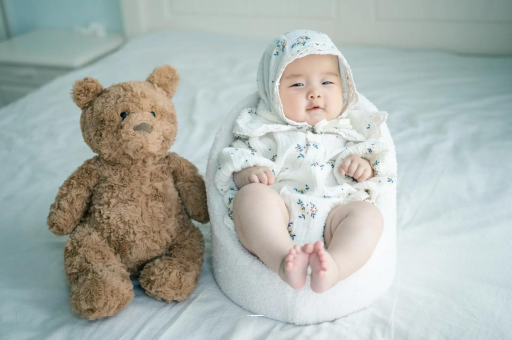 新乡宝宝吃不饱母乳的症状